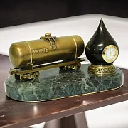 Винтажные настольные часы «Цистерна с нефтью» из бронзы и змеевика — фотография 1