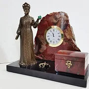 Часы «Хозяйка Медной горы» с яшмой и долеритом — фотография 2
