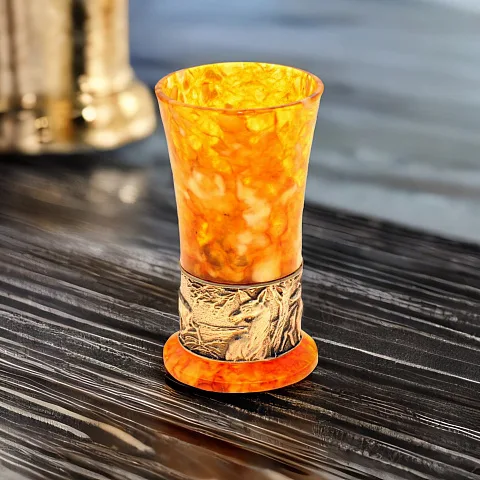 Стопка для водки из камня (янтарь)