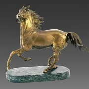 Скульптура «Вздыбленный конь» — фотография 2